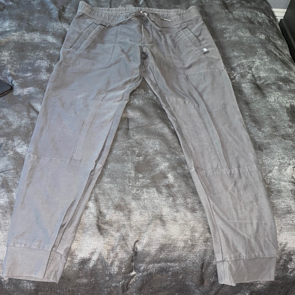 Rip curl jogger style sweats